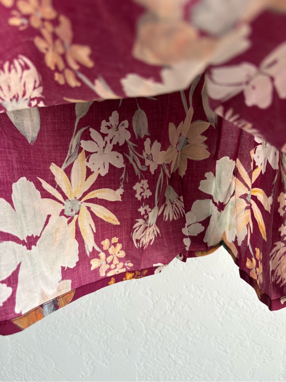 ❤️ New entro Burgundy Floral Contrast-Trim blouse - Picture 5 of 7